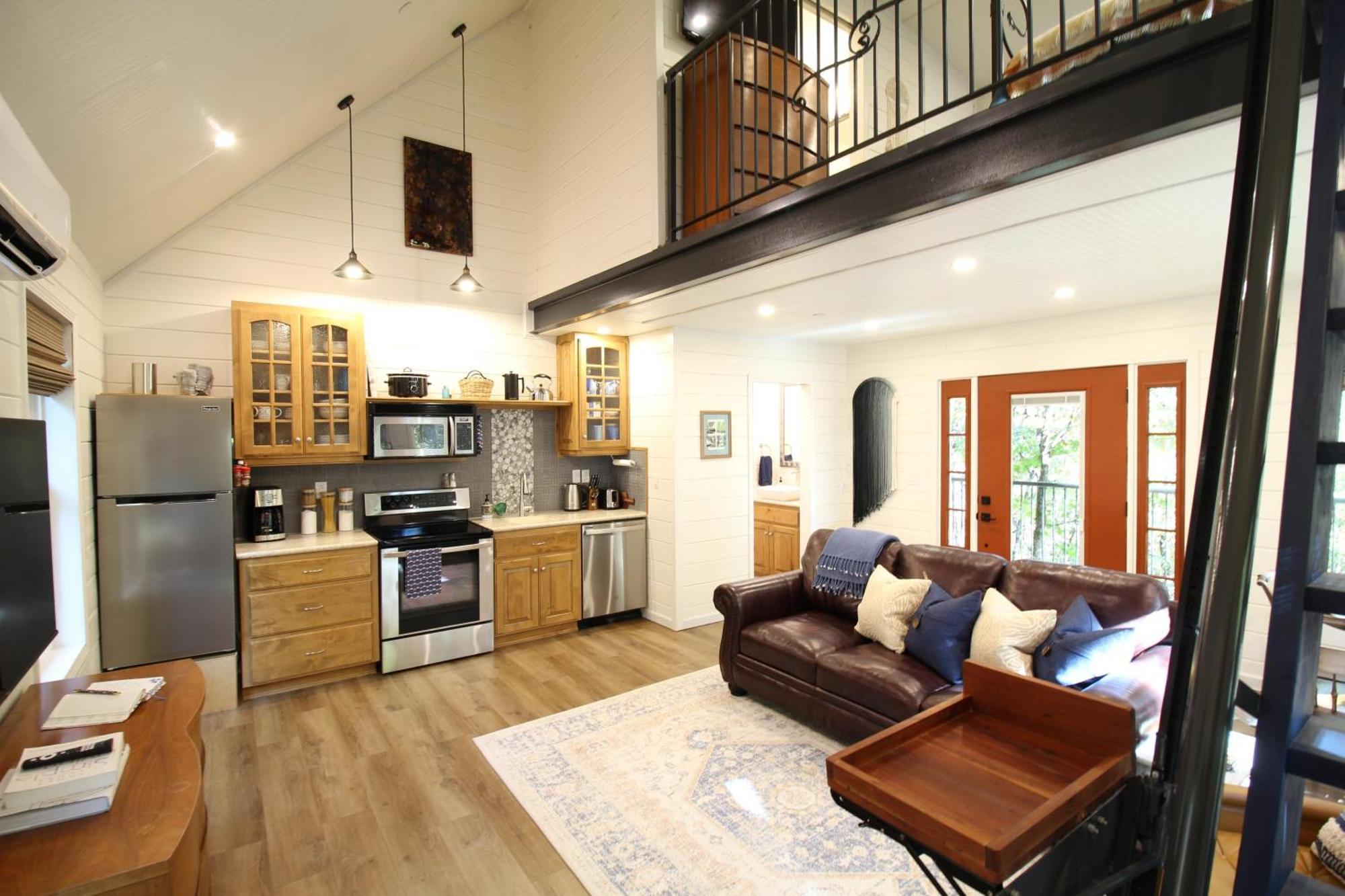 Secluded Treehouse In The Woods - Tree Hugger Hideaway Villa Branson Exteriör bild
