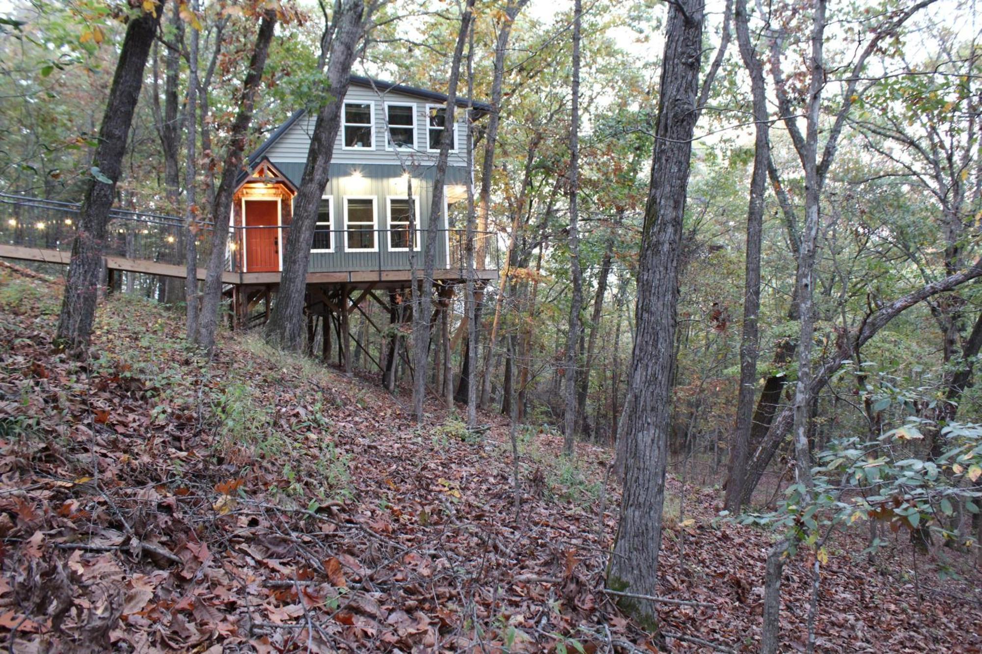 Secluded Treehouse In The Woods - Tree Hugger Hideaway Villa Branson Exteriör bild