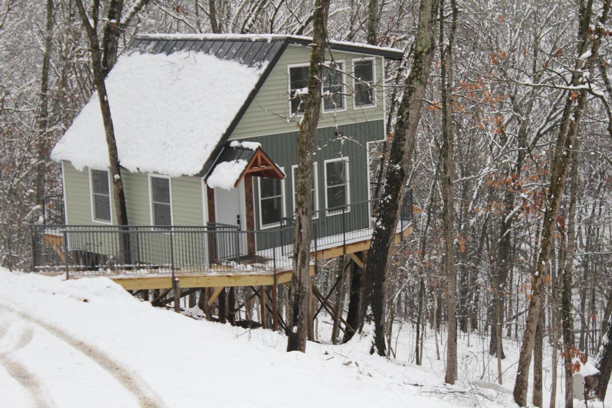 Secluded Treehouse In The Woods - Tree Hugger Hideaway Villa Branson Exteriör bild